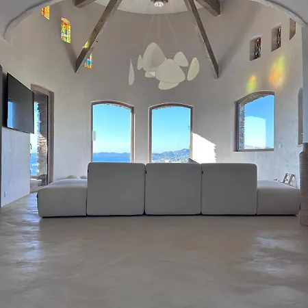 Vue Avec Piscine, Centre A Pieds 勒拉旺杜