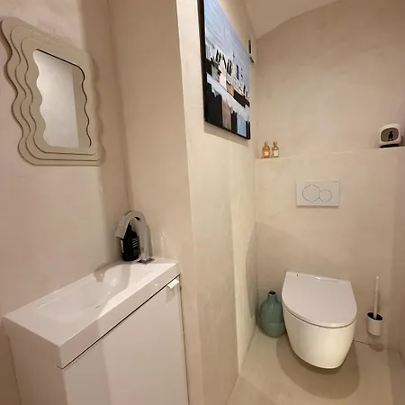 Villa Vue Avec Piscine, Centre A Pieds