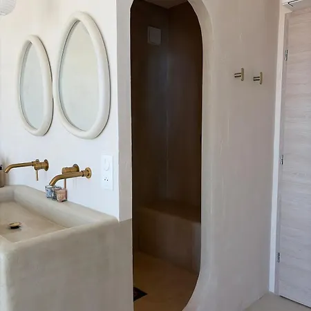 Vue Avec Piscine, Centre A Pieds Villa